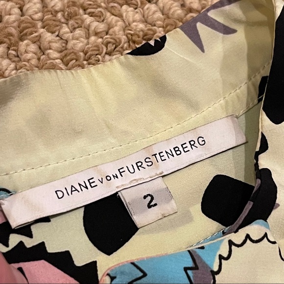 Diane Von Furstenberg Abstract Yellow Mock Neck Blouse 2 - Picture 2 of 6